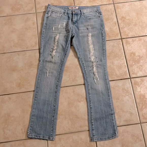 Paparazzi Light Wash Distressed Jeans in Junior’s size 9/10 - Picture 2 of 12